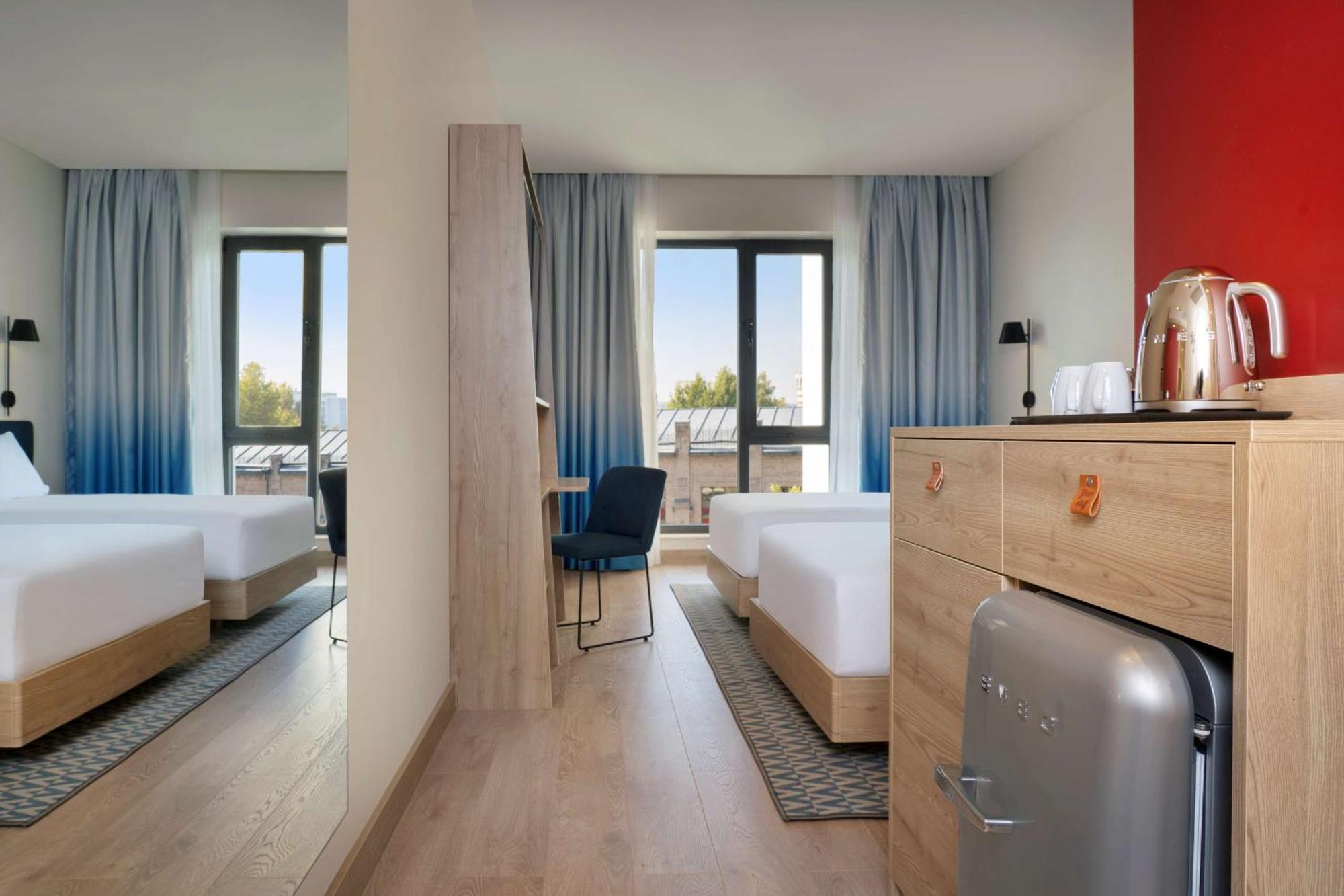 Hotel Hampton By Hilton Tashkent Esterno foto
